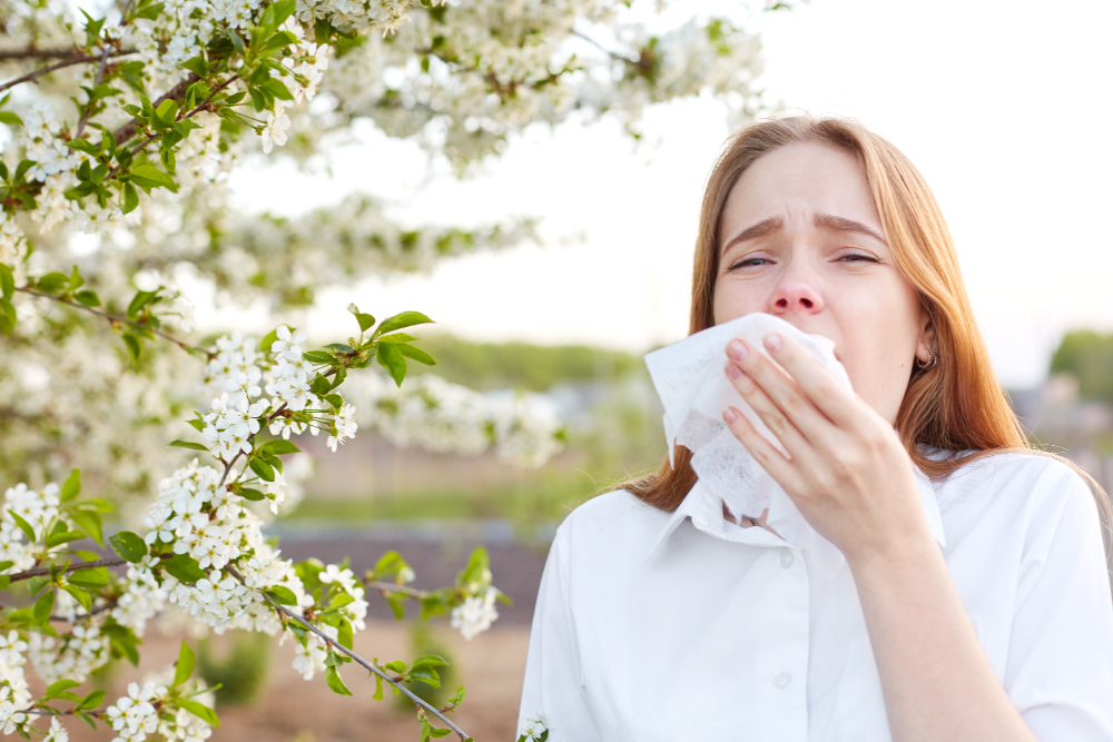 Seasonal Allergies & Sore Throat: Causes, Symptoms, and When to Seek Care